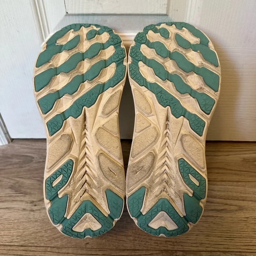 HOKA One One Clifton 8 sneakers